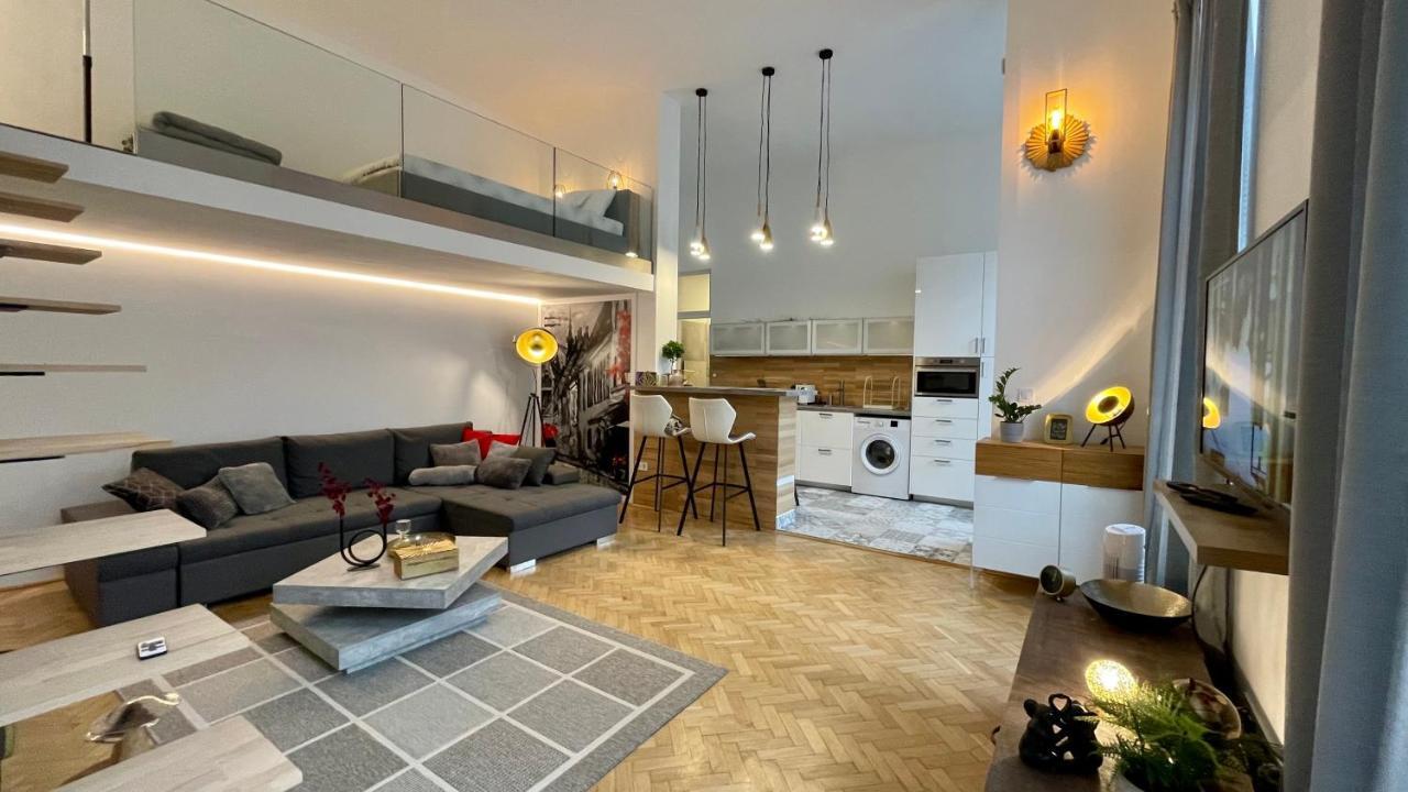 Brand New Sunny Apartment On Andrassy Street Boedapest Buitenkant foto